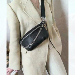 New Chain Fanny Pack Black 82
